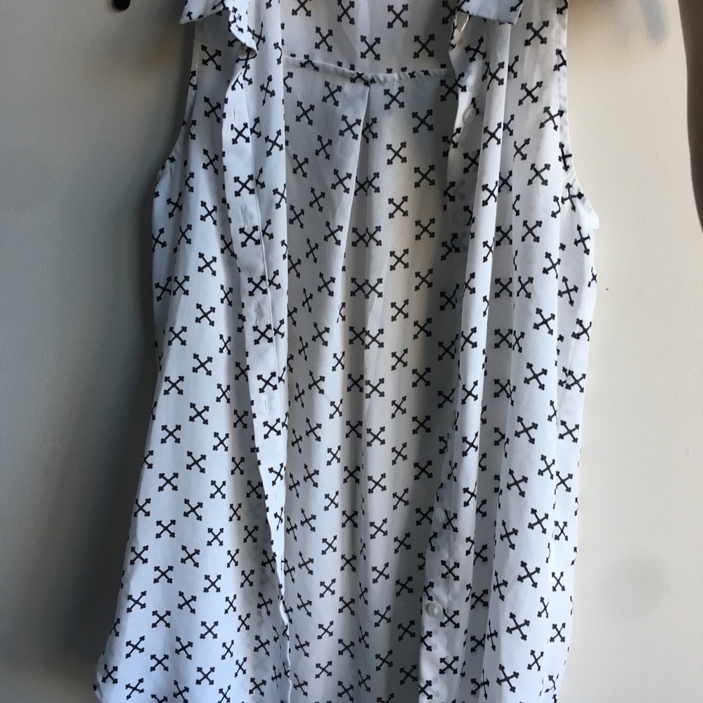 S H&M white and black chiffon sleeveless blouse